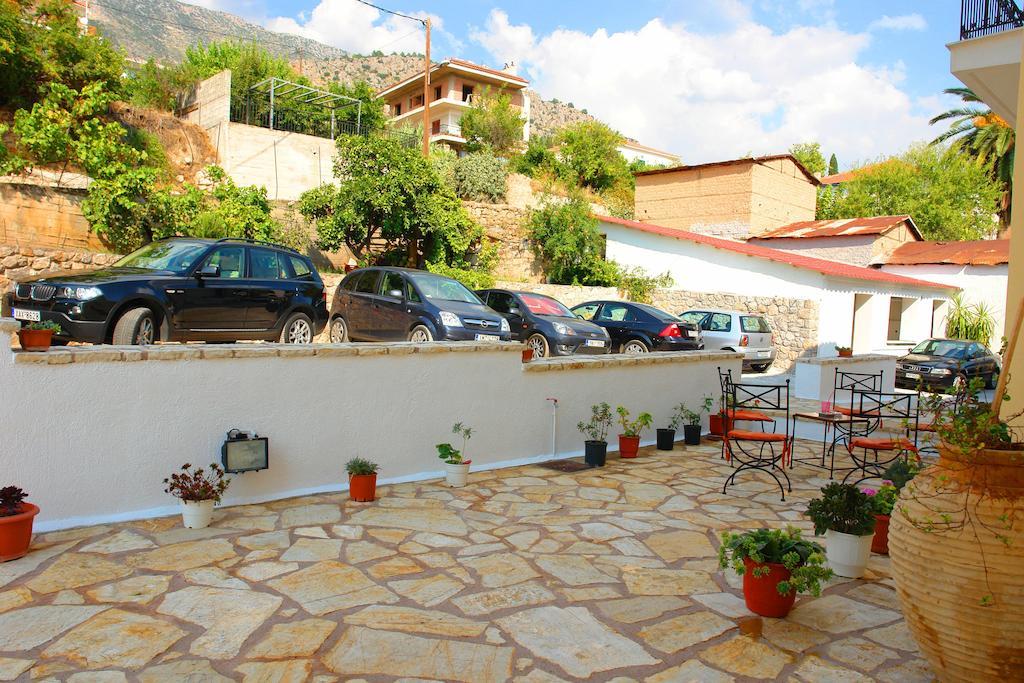 Xenonas Chrisso Delphi Exterior foto